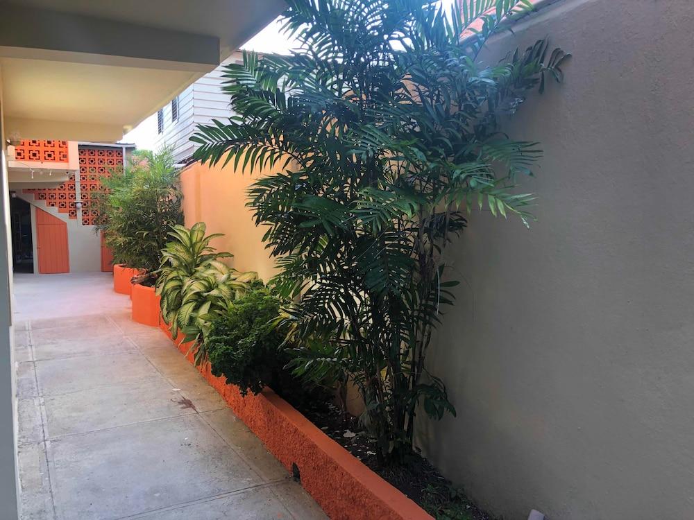 The Bakadeer Inn Belize City Exterior foto