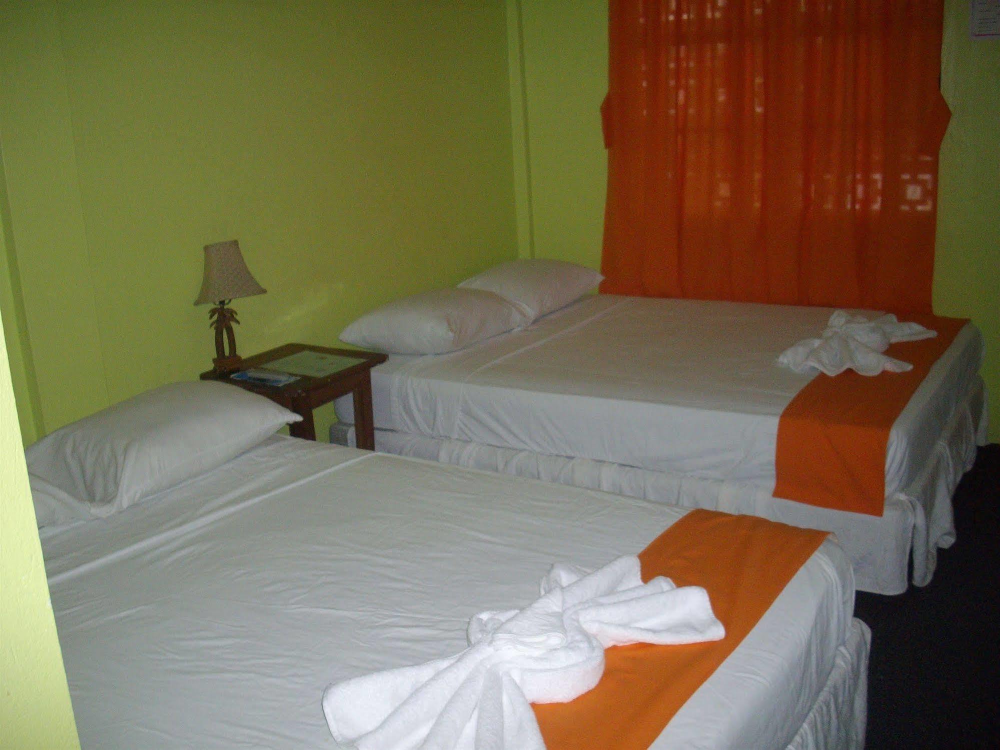 The Bakadeer Inn Belize City Exterior foto